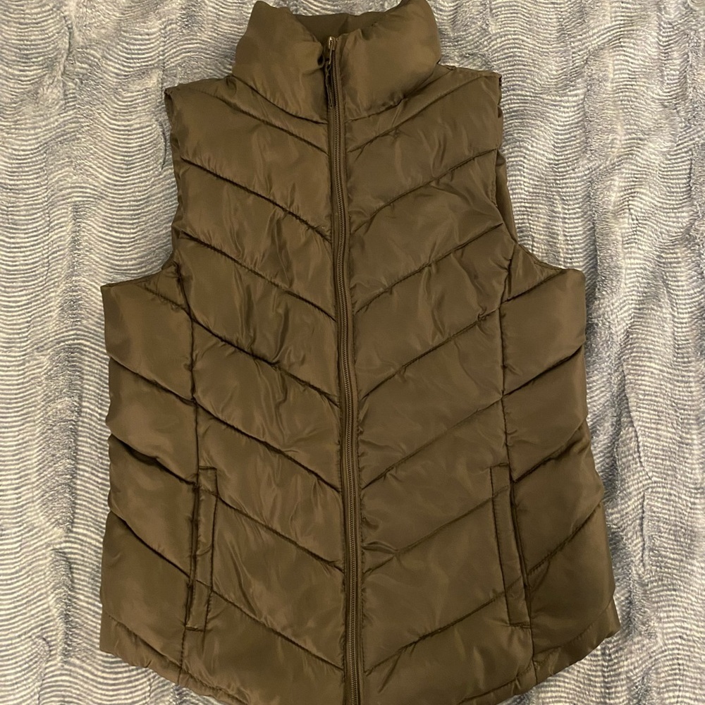 SO Army Green Puffer Vest
